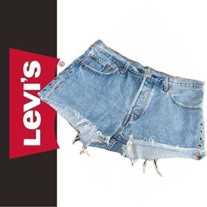 Levi’s 501 Women’s Distressed‎ Grommet Embellished Jeans Shorts - Size 32